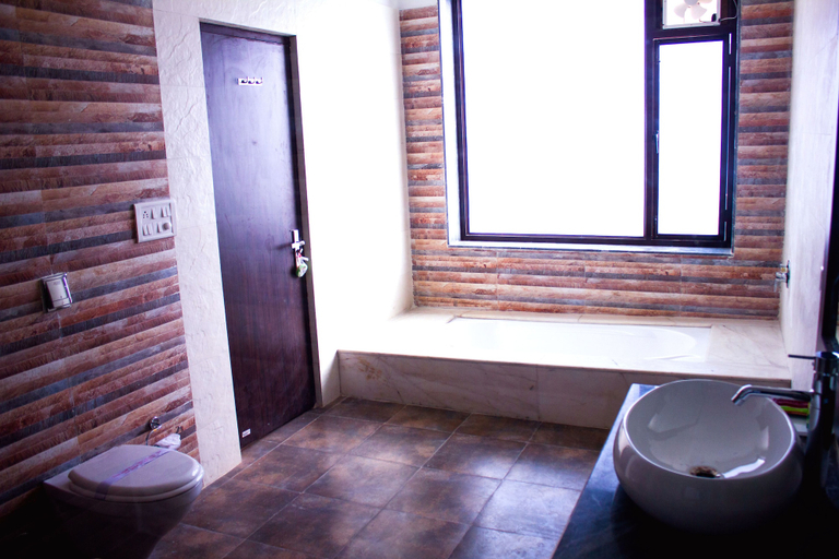 Bathroom 4, Riverarch Greenfields Resorts, Jaipur
