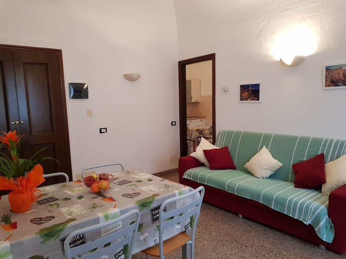 Living area 4, Augusto charming flat with sea view, La Spezia