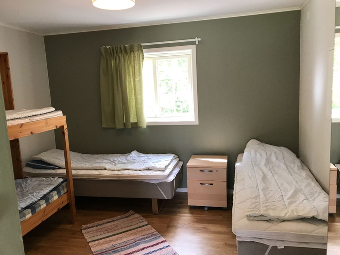 Bedroom 2, Sandvikengården Stugby, Arvika