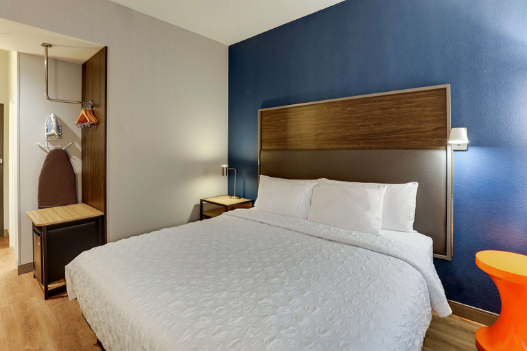 Bedroom 2, Tru By Hilton Raleigh Garner, Wake