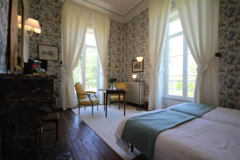Bedroom 4, Château de Sury, Nièvre