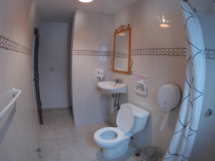 Bathroom 4, Maison Gautreaux, Distrito Nacional