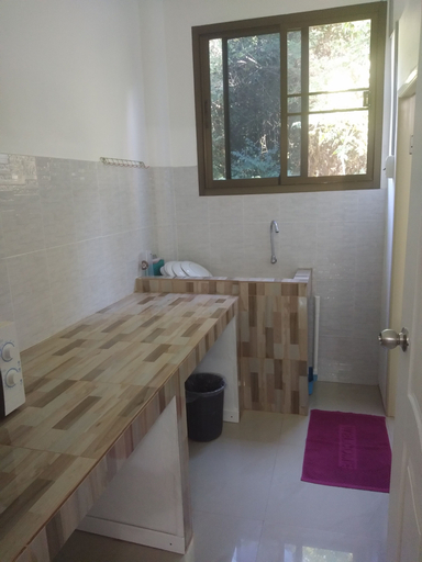 Bathroom 4, Chomlay Restaurant & Room for Rent, Muang Rayong