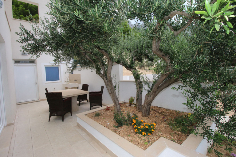 Others 4, Luxury apartment INA, Omiš