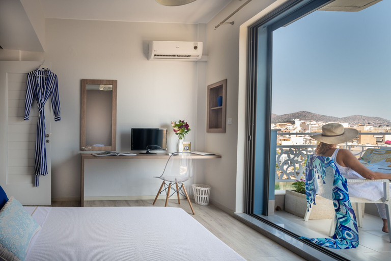 Bedroom 5, Emerald Lake Studios, Crete