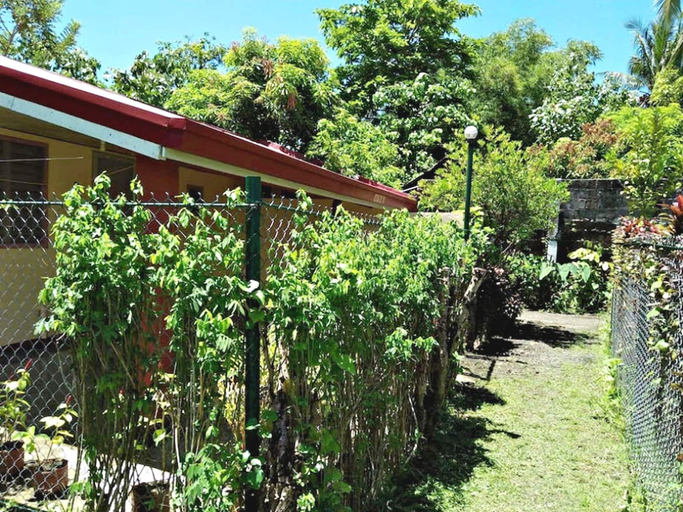 Others 5, Casa Consuelo, Gubat