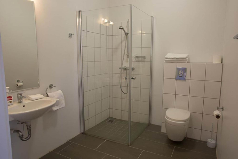 Bathroom 3, Vogur Country Lodge, Dalabyggð