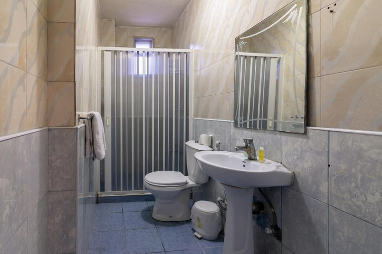 Bathroom 4, Gardens Hotel, Amman
