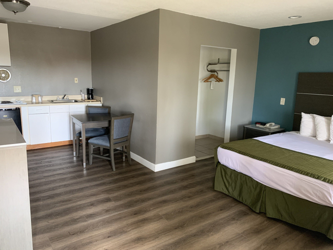 Bedroom 3, Hotel Palmeras Chula Vista, San Diego