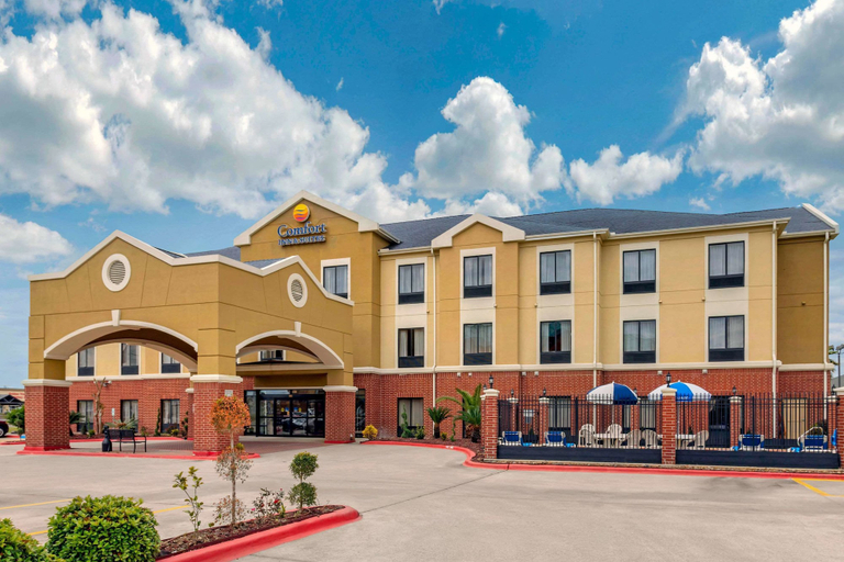Exterior & Views 2, Comfort Inn & Suites Port Arthur-Port Neches, Jefferson
