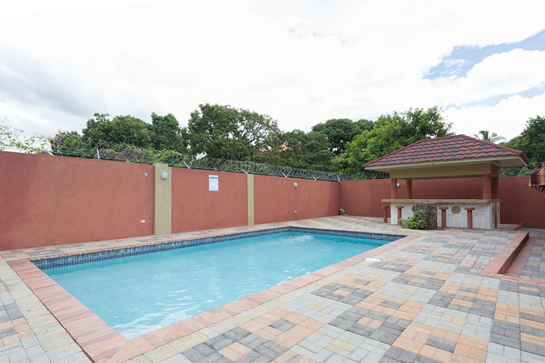 Sport & Beauty 4, New Kingston Guest Apt at Fairway