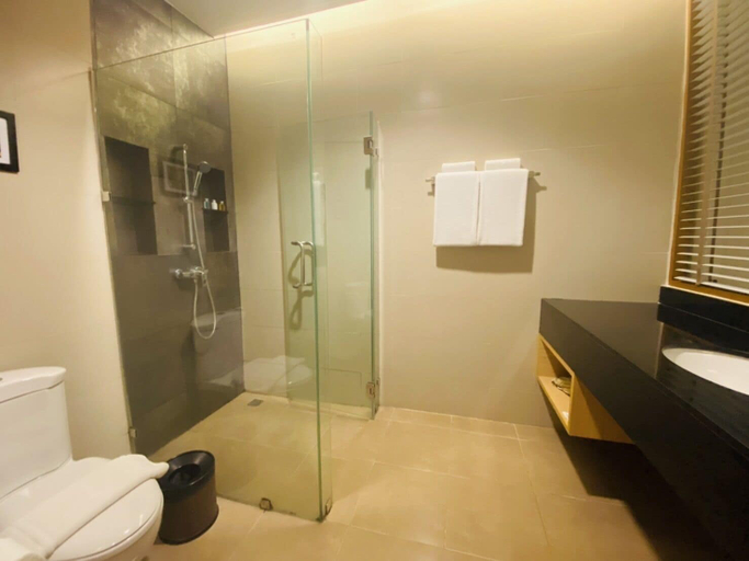 Bathroom 4, Rimkhobfa Urban Resort, Muang Samut Prakan