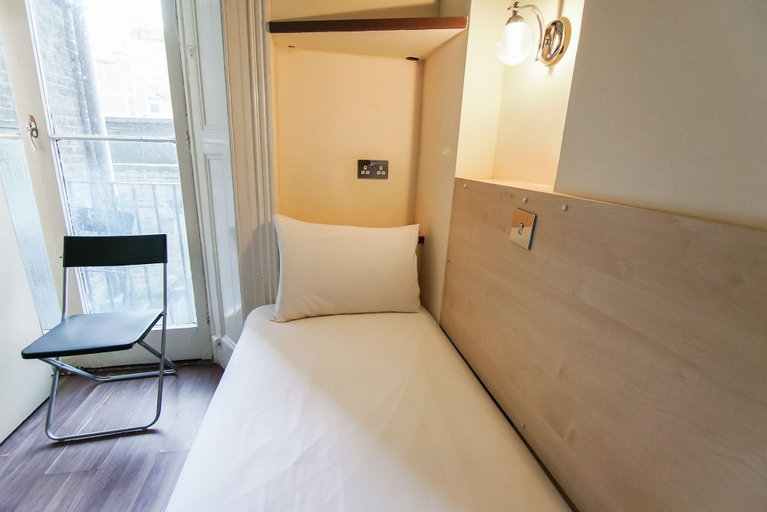 Bedroom 3, Tony's House Hotel, London