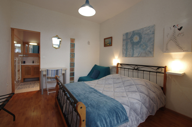 Bedroom 4, Chambres d'hôtes Les Denias, Gironde