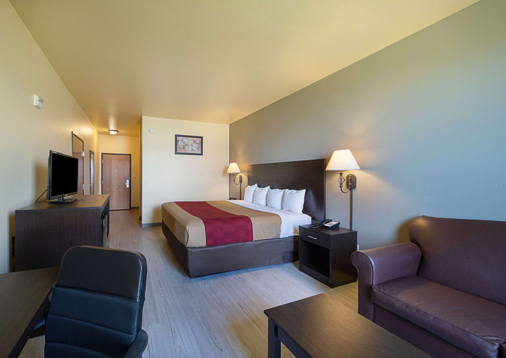 Bedroom 2, Econo Lodge Inn & Suites Bridgeport, Wise
