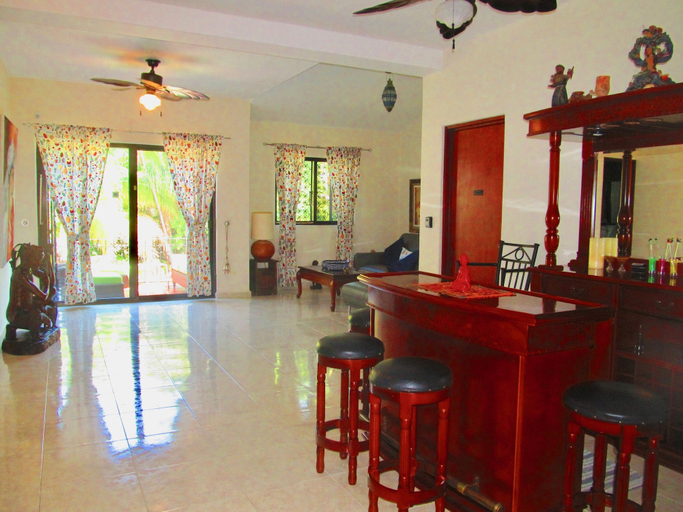 Food & Drinks, Casa Royal Palms by Playa Paradise, Cozumel