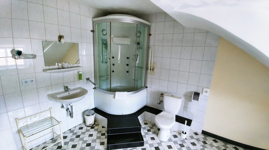 Bathroom 3, Hotel Mettlacher Hof, Merzig-Wadern