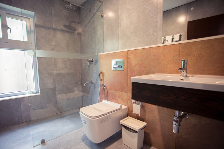 Bathroom 3, Crayons Guest House, Idukki