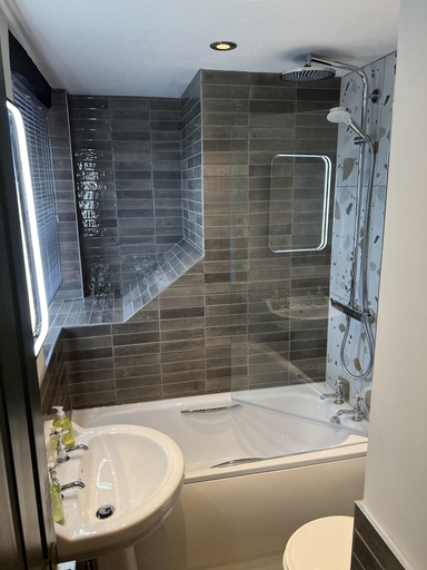 Bathroom 5, Queens Head Inn, Cumbria