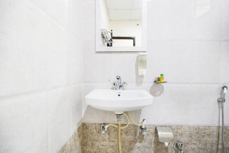 Bathroom 4, Fabhotel Elysian Grand, Lucknow