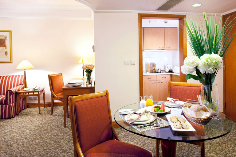 Dining Room 27
