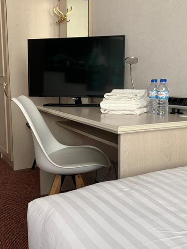 Bedroom 4, Hotel Berg, Köln