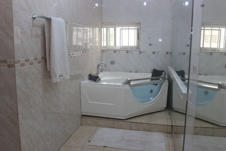 Bathroom 3, Beautiful Gate Hotel, Sô-Ava