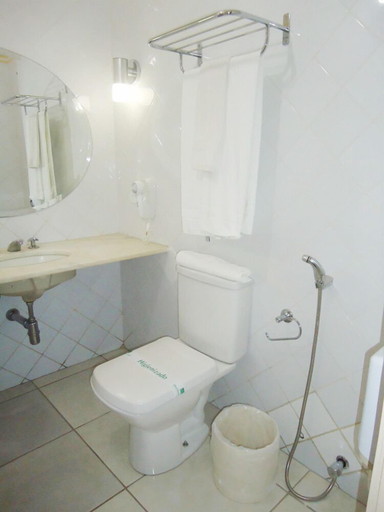 Bathroom 4, Harbor Inn Londrina, Londrina