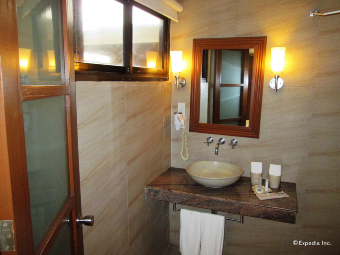 Bathroom 5, Chali Beach Resort and Conference Center, Cagayan de Oro City