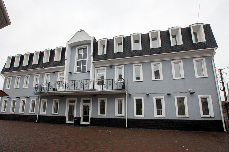 Exterior & Views