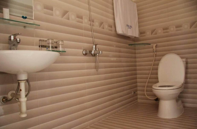 Bathroom 3, Huong Binh Hotel Da Nang, Da Nang