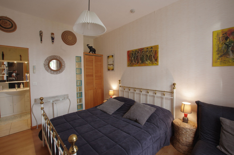 Bedroom 2, Chambres d'hôtes Les Denias, Gironde