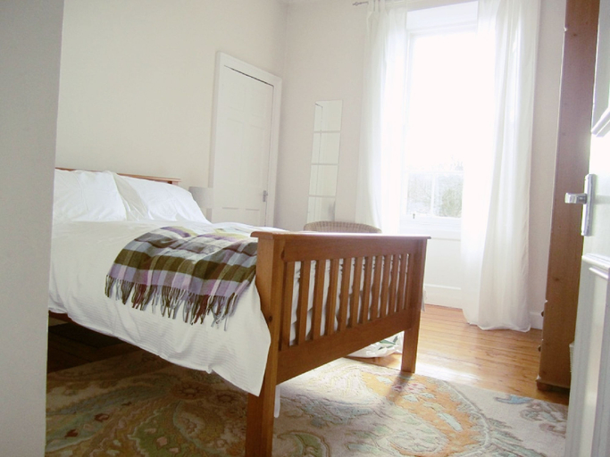 Bedroom 2, Edinburgh City Retreat Apartments, Edinburgh
