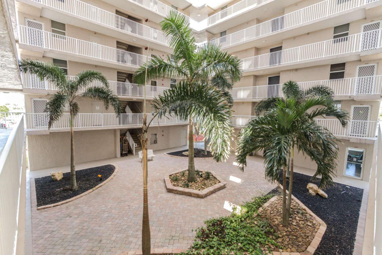Exterior & Views 2, Beach & Tennis 4201, Lee