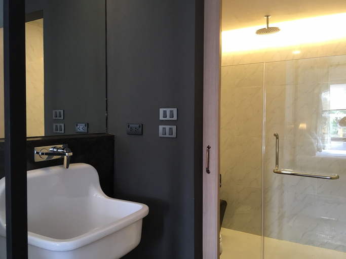 Bathroom 4, Hotel Noir, Muang Chiang Mai