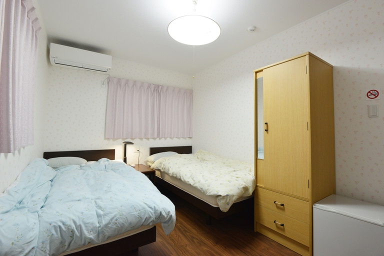 Bedroom 3, guesthouse haru kitamachi - Hostel, Nara