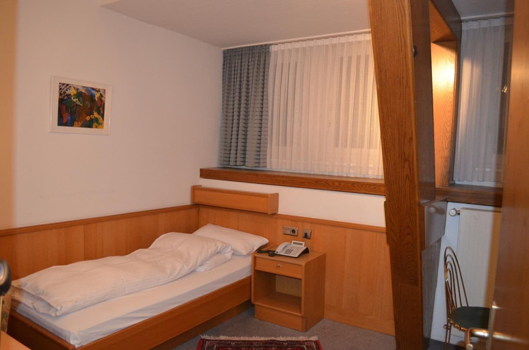 Bedroom 3, Hotel Drei Schweizer, Neuwied