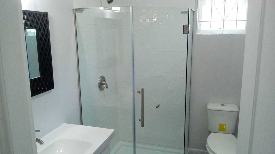Bathroom 2, Octave's Beach Trek Apartment