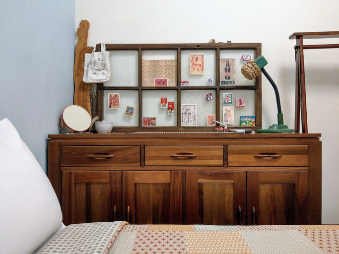 Bedroom 2, Child Come Home, Tainan