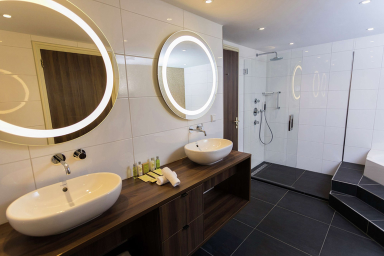 Bathroom 5, DoubleTree by Hilton Royal Parc Soestduinen, Soest