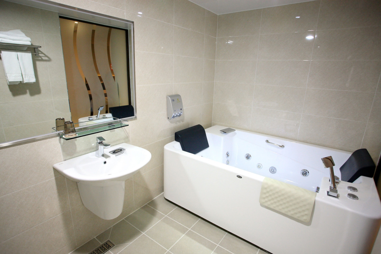 Bathroom 3, K Tourist Hotel, Jeju