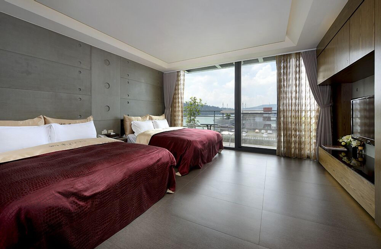 Bedroom 3, LakeView Homestay, Nantou