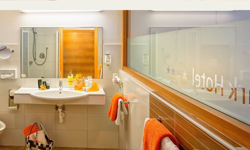 Bathroom 5, Garden Park Hotel, Bolzano