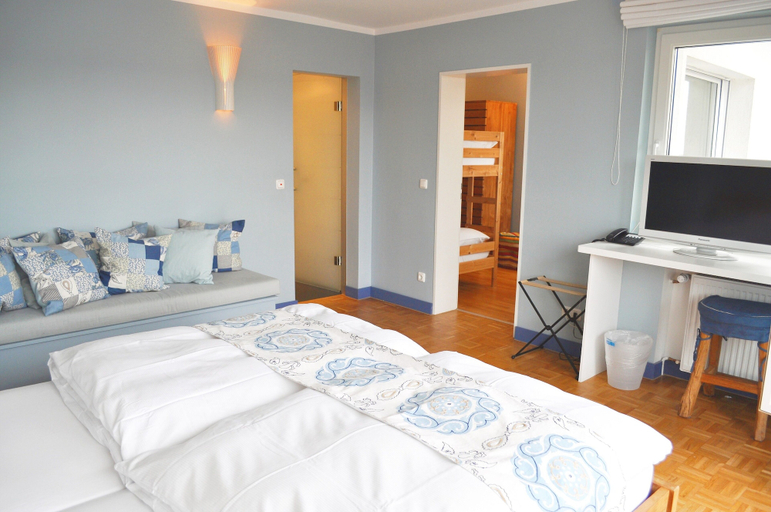 Bedroom 5, Hotel Viva Sky, Konstanz
