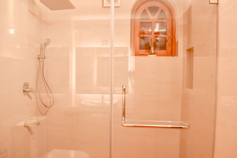 Bathroom 3, Airavata Boutique Resort, Kundasale