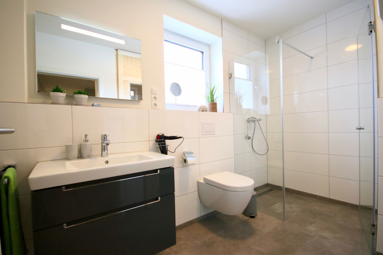 Bathroom 5, Kapitänshaus 1, Ostholstein