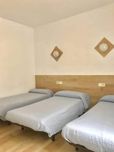 Bedroom 4, Hostal Casa Torrent, Barcelona