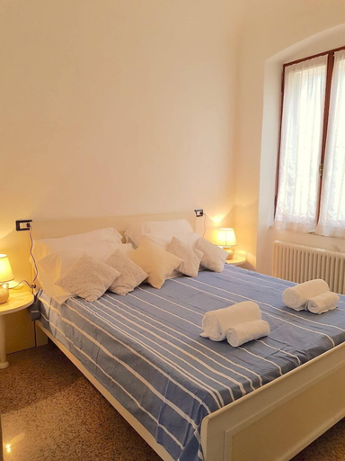 Room 2, Augusto charming flat with sea view, La Spezia