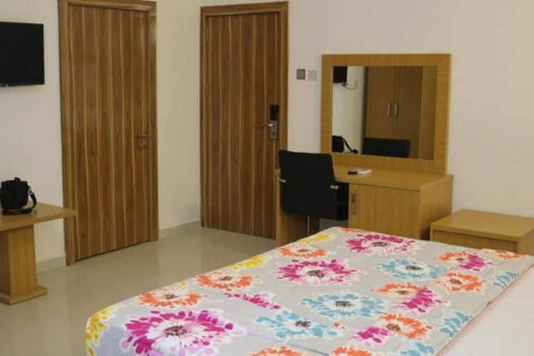 Bedroom 2, Roses Regency Hotel and Suites, AbujaMun