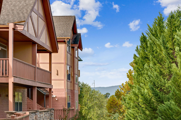 Exterior & Views 2, Splendid Choice 3108, Sevier